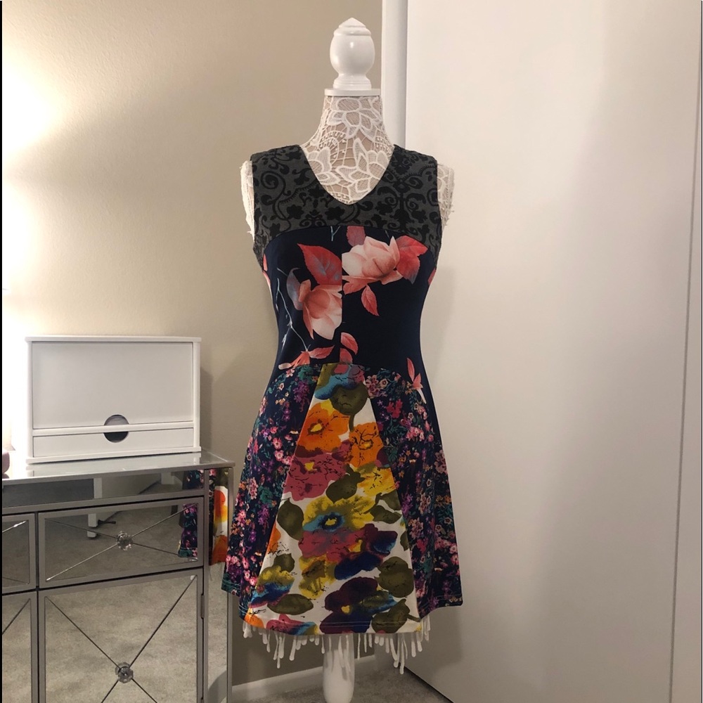 PAPILLON Dress